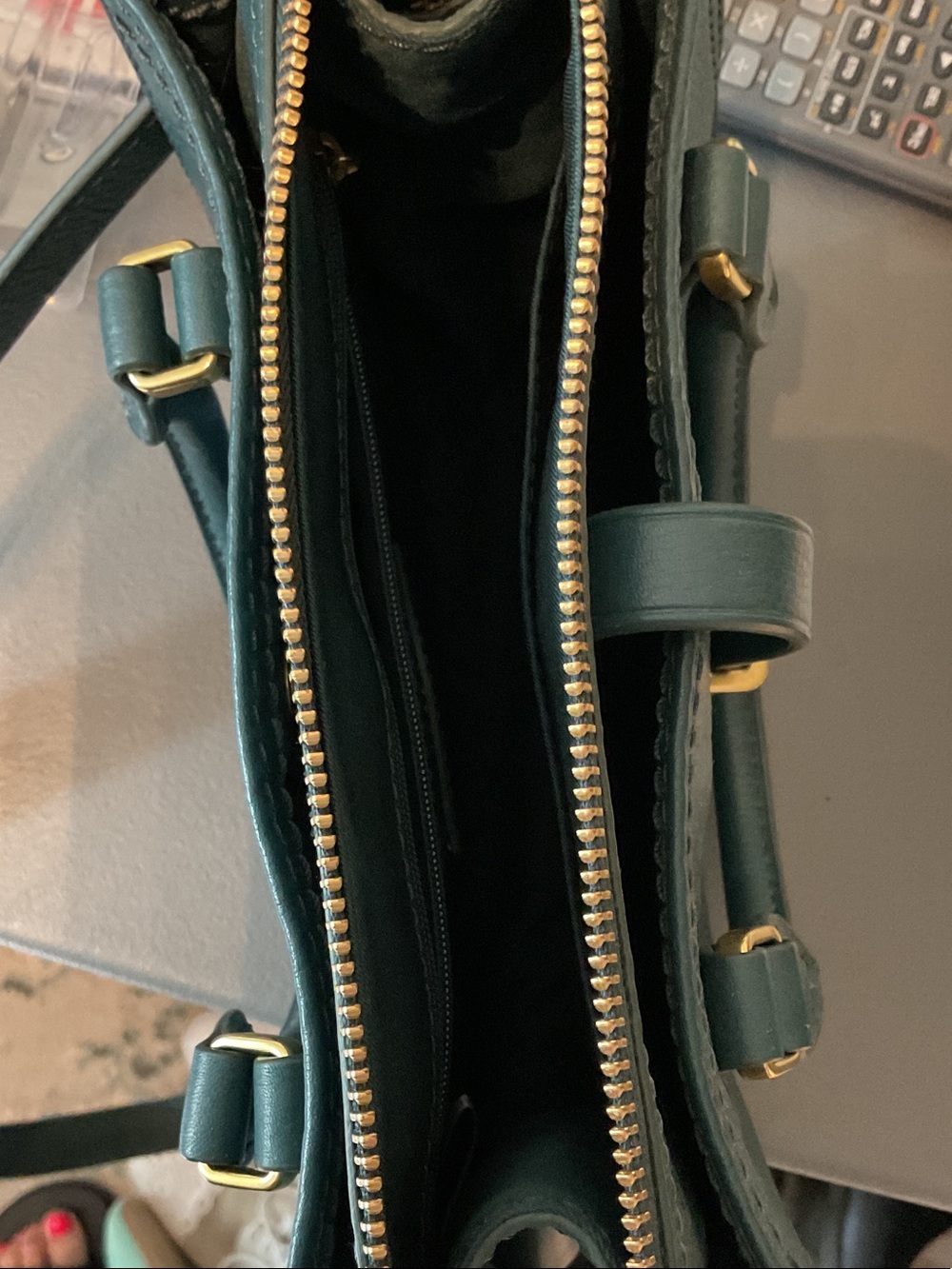 G025. Fossil Teal Leather Top-Handle Crossbody Bag - Picture 4 of 7